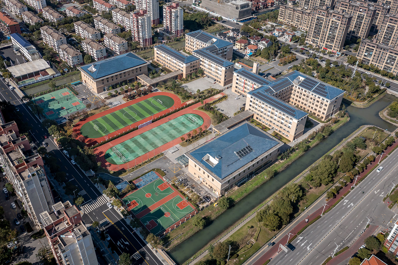 上海师范大学附属浦东临港小学、上海师范大学附属浦东临港中学