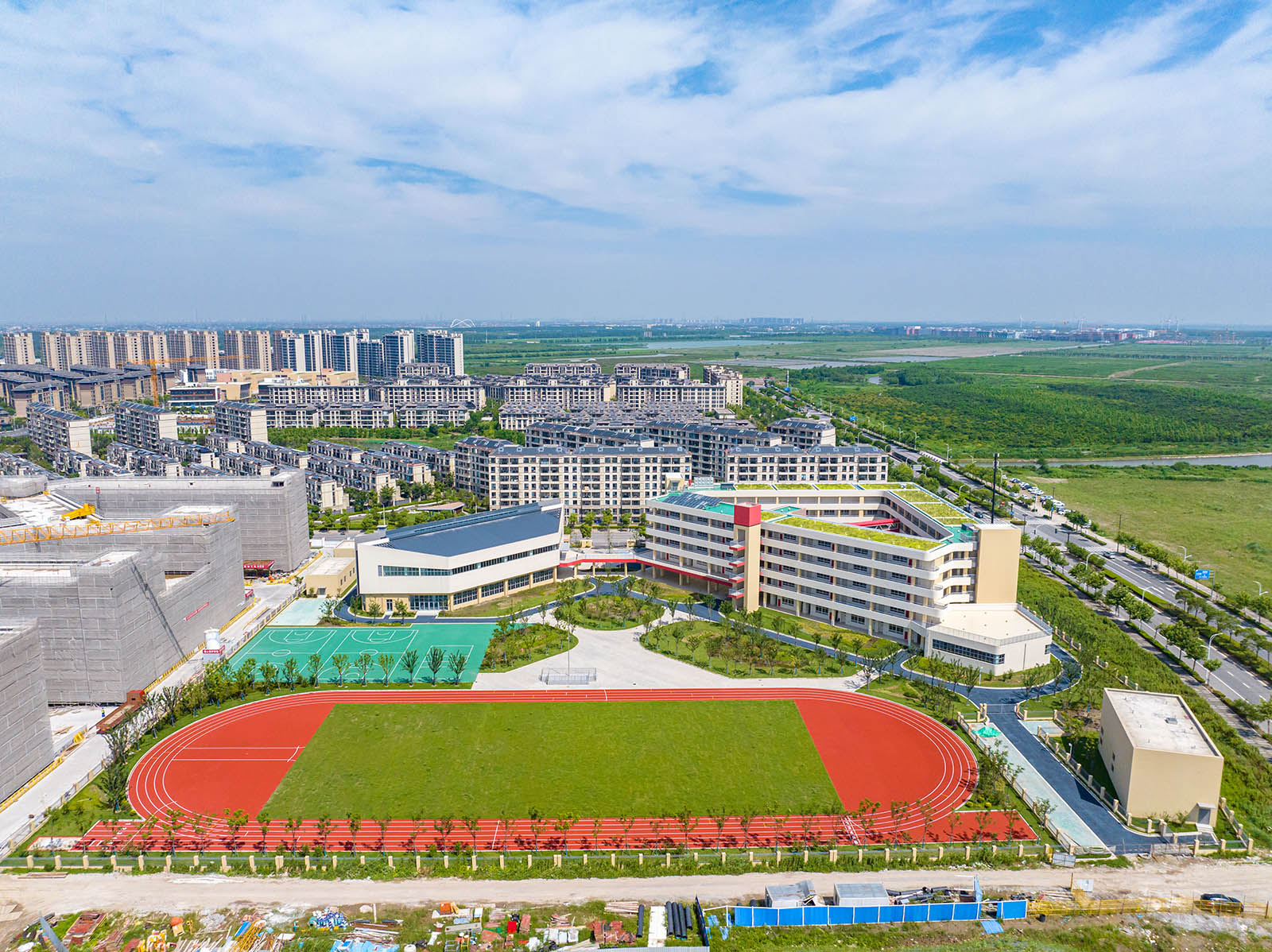 华东师范大学附属浦东临港初级中学